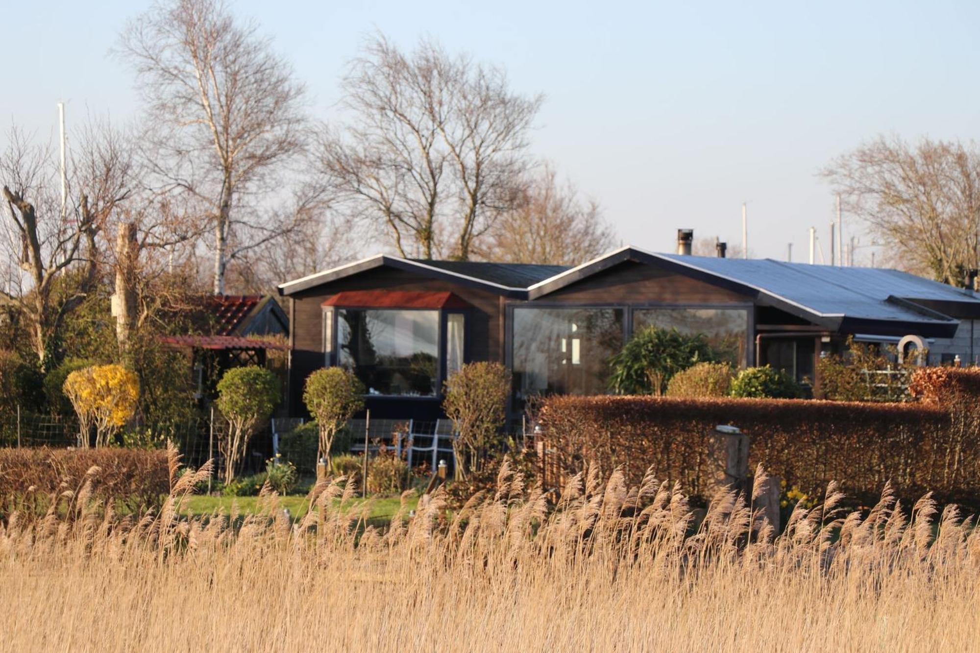House Marijke With Winter Garden And Direct Access To The Lauwersmeer Anjum Eksteriør bilde